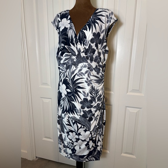 Lauren Ralph Lauren Navy and White Floral Dress Wrap Style Dress, Size 16 - Picture 2 of 10